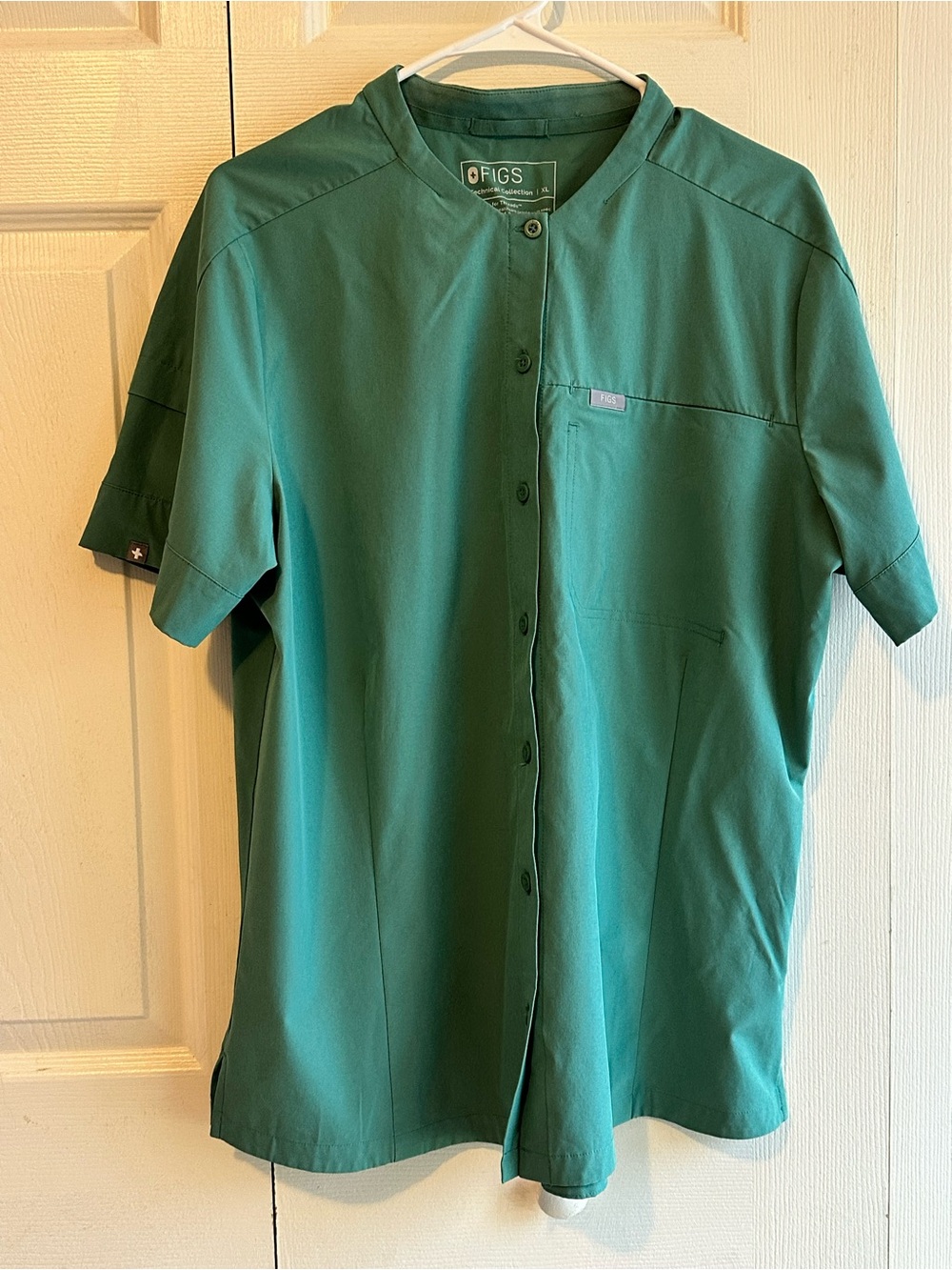 Figs Women's Button-Front Scrub Top /Shirt in Teal Green